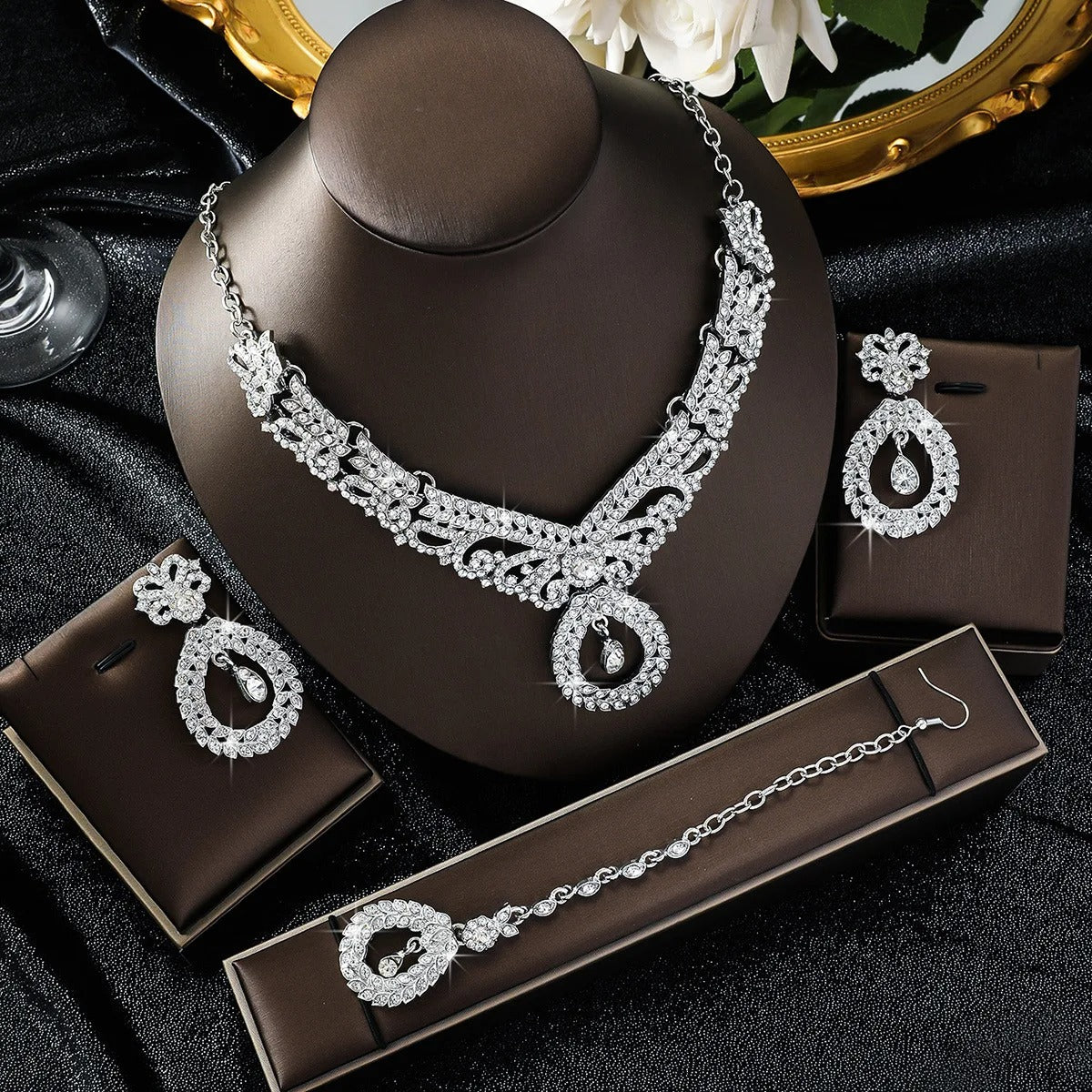 Indian Maang Tikka Bridal Jewelry Set | Choker Necklace & Earrings